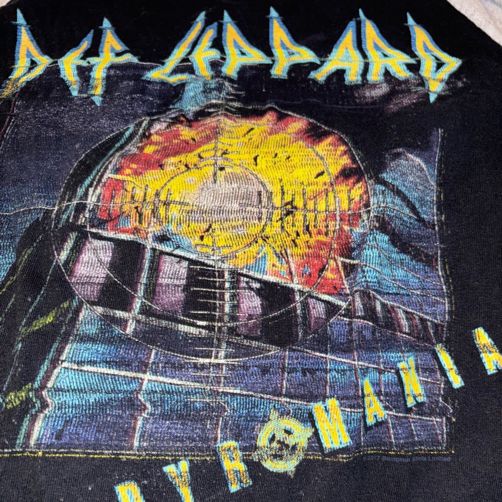 True vintage Def Leppard tee